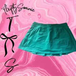 Euc green Women's Skirt/Short 12. xl